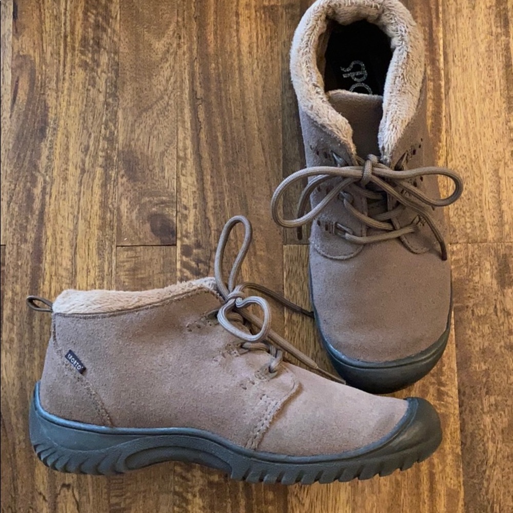 Sporto Bella suede boots Size 6 (water resistant)
